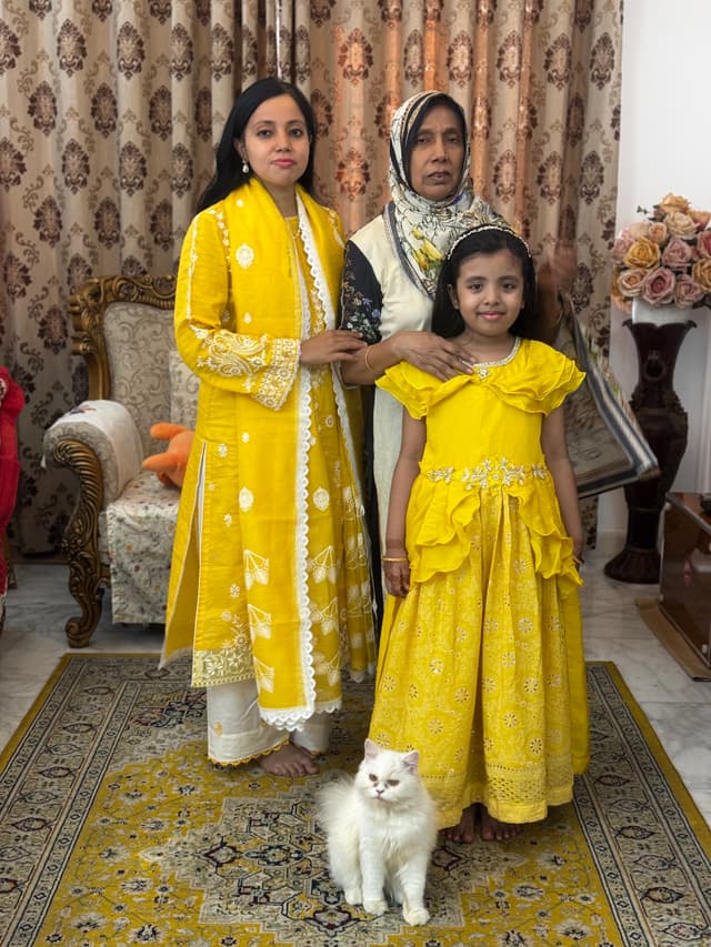 Diana Aunty 💛, Grandma and me 🌻